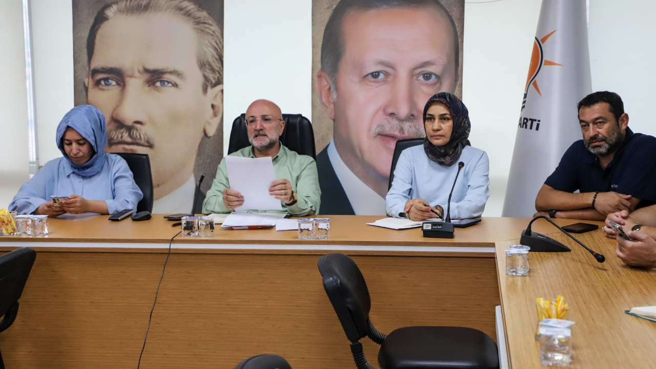 AK Parti Afyonkarahisar Teşkilatında İl Yürütme Kurulu Toplantısı Yapıldı