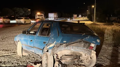 Afyonkarahisar'da İki Otomobil Çarpıştı: 2 Yaralı