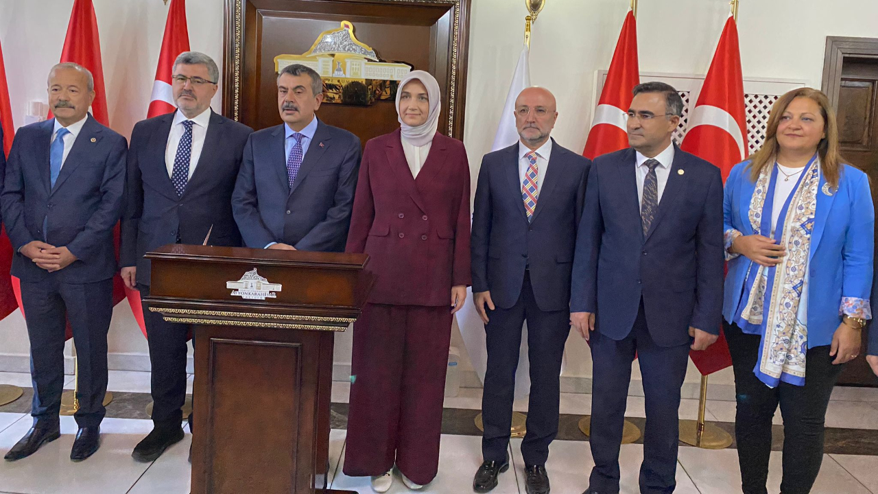 Milli Eğitim Bakanı Tekin, Afyonkarahisar Valiliği'ni Ziyaret Etti