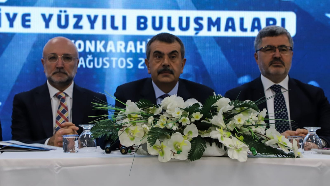 Milli Eğitim Bakanı Tekin: “Biz Sahadayız; Çünkü Cumhuriyet Değerlerini Güçlendirmek İstiyoruz”