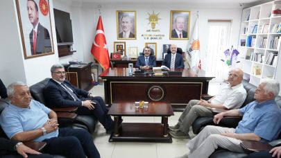 Bakan Yusuf Tekin, AK Parti İl Başkanlığı’nı Ziyaret Etti