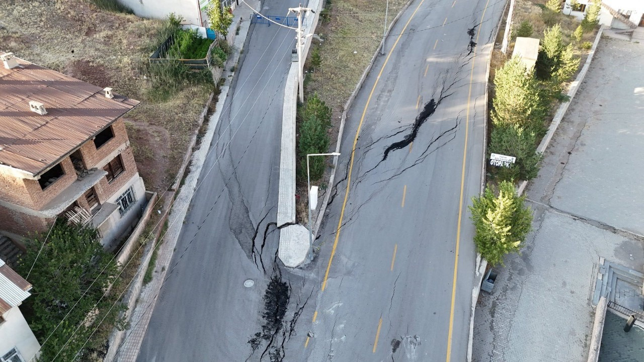 Erzurum İspir’de Heyelan: 70 Ev Tahliye Edildi