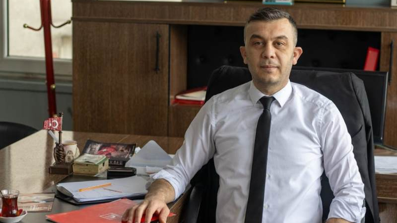 “Parti Değiştiren Başkan, Halkın Oyuna İhanet Etmiş Olur”