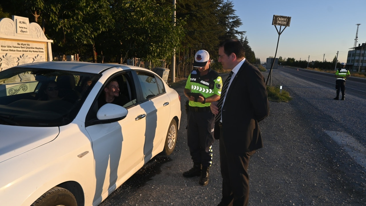 Kaymakam Türker, Yol Kontrol Uygulamasını Denetledi