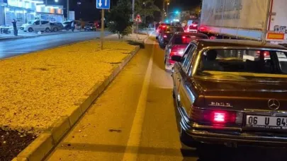 Ölümcül Kaza Sonrası Çayırbağlılar Yolu Traktörlerle Kapattı!