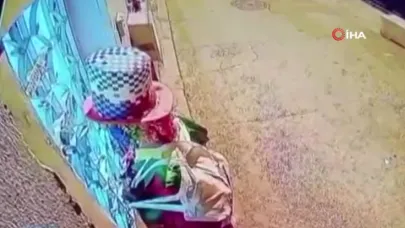 Palyaço Dehşeti Mahallede Çocukları Bıçakla Kovaladı