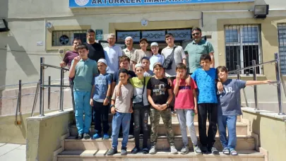 SANİMDER, Hafız Öğrencilerini Umre’ye Gönderdi