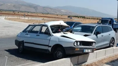 Dinar-Sandıklı Yolunda Kaza!