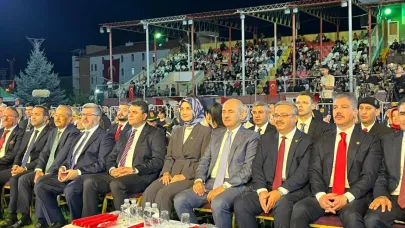 Zafer Haftası Coşkusu Şuhut’ta: TBMM Başkanı Kurtulmuş ve Vali Yiğitbaşı Halkla Buluştu