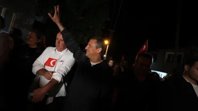 CHP Genel Başkanı Özel, Zafer Yolu'ndan Kocatepe'ye yürüdü