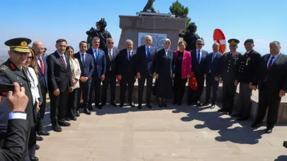 TBMM Başkanı Kurtulmuş, Zafer Bayramı'nda Kocatepe