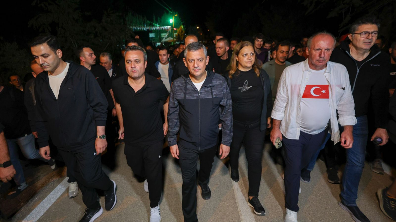CHP Lideri Özgür Özel, Kocatepe’ye Yürüdü
