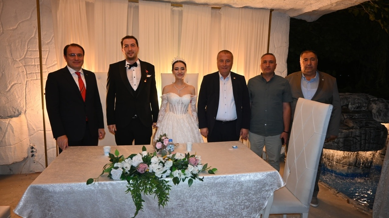 İYİ Parti Protokolü, Göktaş-Yenel Ailelerinin Mutluluğuna Ortak Oldu