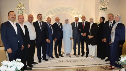 Milletvekili Eroğlu ve AK Parti Heyeti  İl Kadın Kolları Başkanı  Çengel’in Nişan Törenine Katıldı