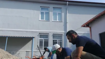 Şuhut’ta Okul Bahçesi El Birliğiyle Yenileniyor