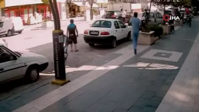 Otomobilin Çarptığı Genç Metrelerce Havaya Savruldu