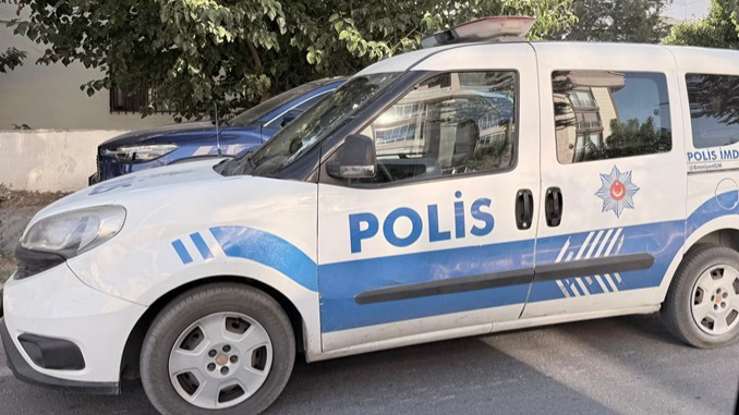 Afyonkarahisar’da Evinin Önünde Silahlı Saldırıya Uğradı