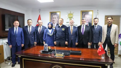 Bakan Yerlikaya, AK Parti Afyonkarahisar İl Başkanlığı'nı Ziyaret Etti