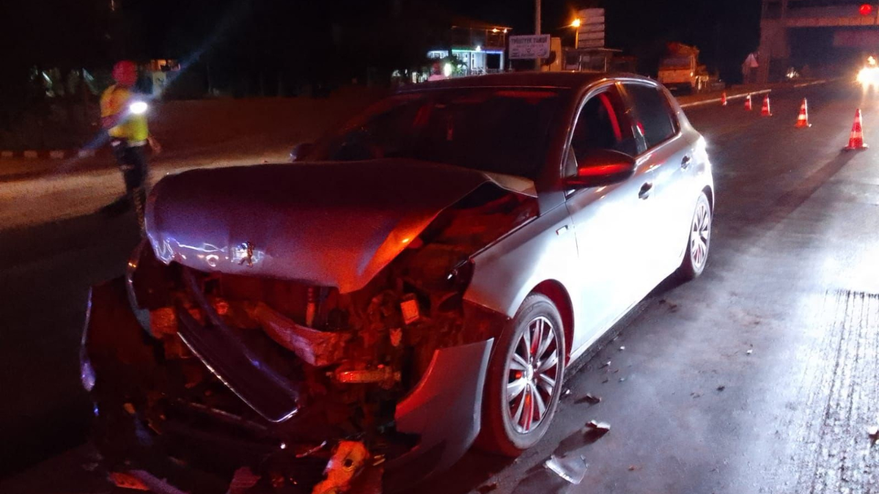 Afyonkarahisar’da İki Otomobilin Çarpıştı Kazada 9 Kişi Yaralandı