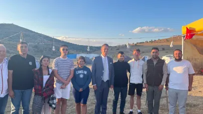 ADD Gençlik Kolları 30 Ağustos Zafer Bayramı'nı Kocatepe'de Kutladı