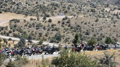 Afyon'da Bin Motosiklet Gönüllüsü Buluştu