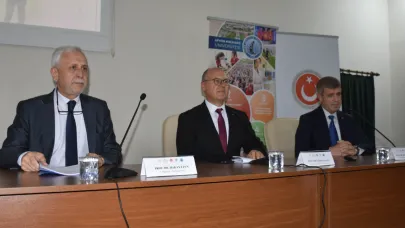 Afyon'da "103. Yılında Büyük Taarruz'u Yeniden Tetkik Etmek Paneli" Düzenlendi