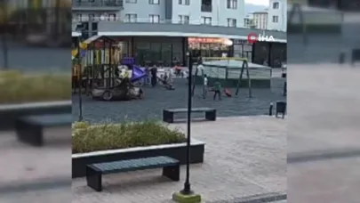 Parkta Oynayan Çocukları Yerden Yere Vurdu