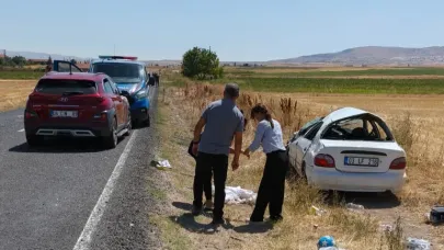 Takla Atarak Şarampole Giren Otomobilde 4 Kişi Yaralandı