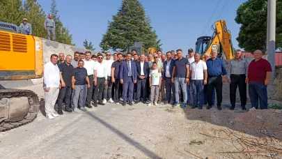 Kayıhan'da Doğalgaz Hamlesi: İlk Kazma Vuruldu, Yaşam Kalitesi Artıyor