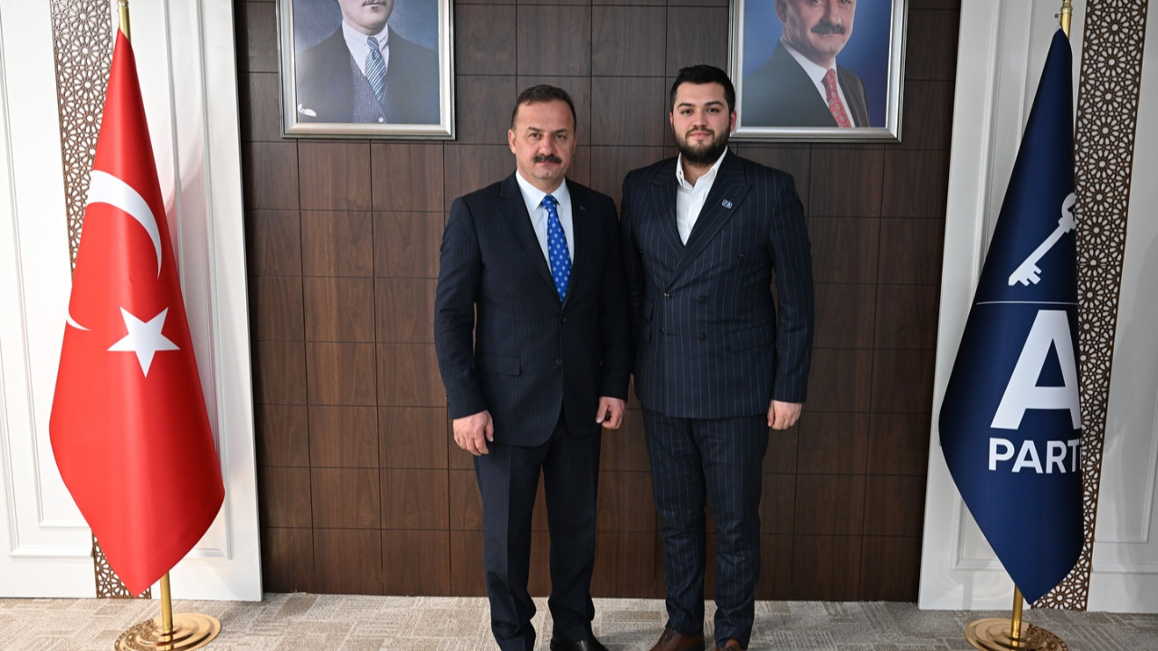 Afyon'da Anahtar Parti İl Başkanlığında Sürpriz Ayrılık