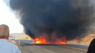 Otomobilller Alev Topuna Döndü 3 Kişi Hayatını Kaybetti