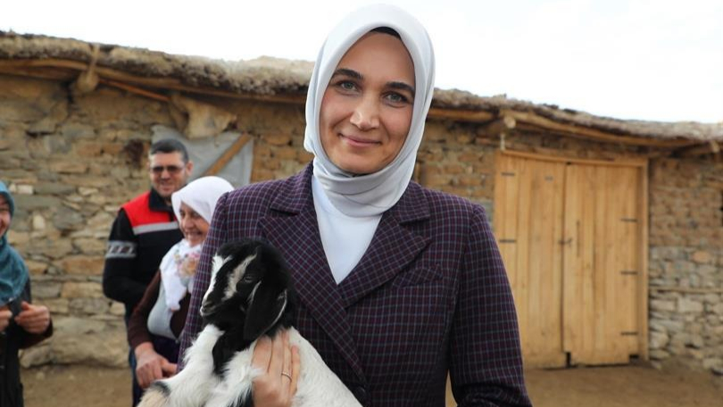 Mama Lobisi Sosyal Medyada Harekete Geçti: Hedefte Yine Vali Yiğitbaşı Var!