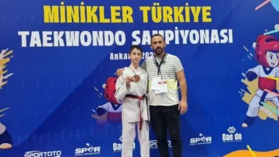 Taekwondo Şampiyonası’nda Abdullah Karakaya Türkiye Üçüncüsü Oldu