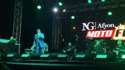 Arabeskin Kralı Hakkı Bulut, Afyonkarahisar Motofest’te Unutulmaz Bir Gece Yaşattı