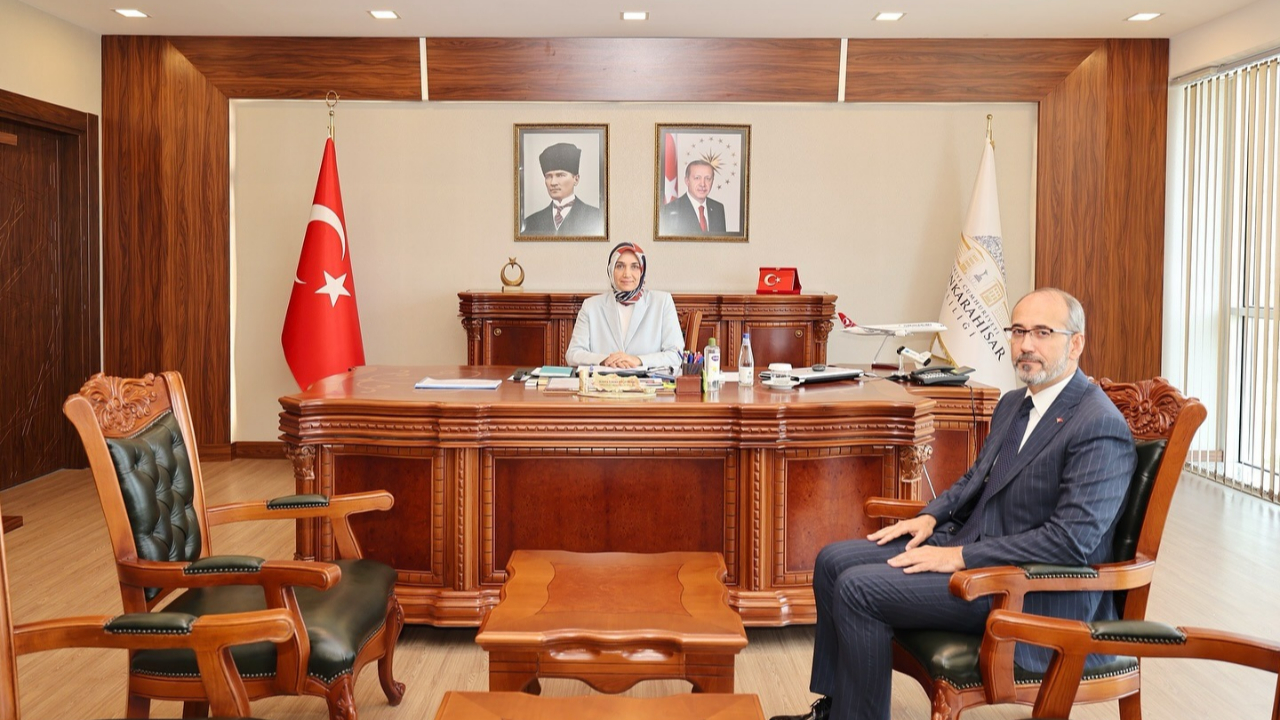 Vali Yiğitbaşı, İl Sağlık Müdürü Öztürk’ü Makamında Kabul Etti