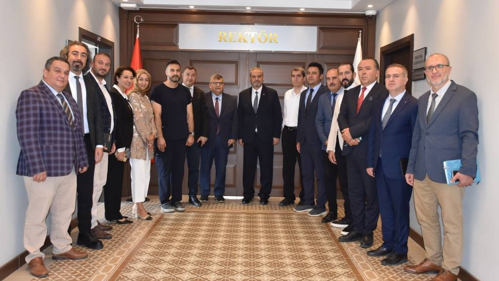 AFSÜ Kurum Yöneticileri Rektörlük Makamında Bir Araya Geldi