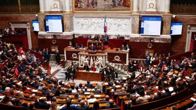 Fransa'da Güvenoyu Alamayan François Bayrou Hükümeti Düştü