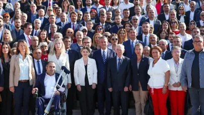 Cumhuriyet Halk Partisi Ata’ya  Çelenk Sundu
