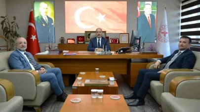 Afyonkarahisar AK Parti ve MHP İl Başkanları, Müdür Öztürk’ü Ziyaret Etti