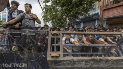 Nepal’de Protestolar Şiddetlendi: Ekonomi Bakanı Tekme Tokat Dövüldü