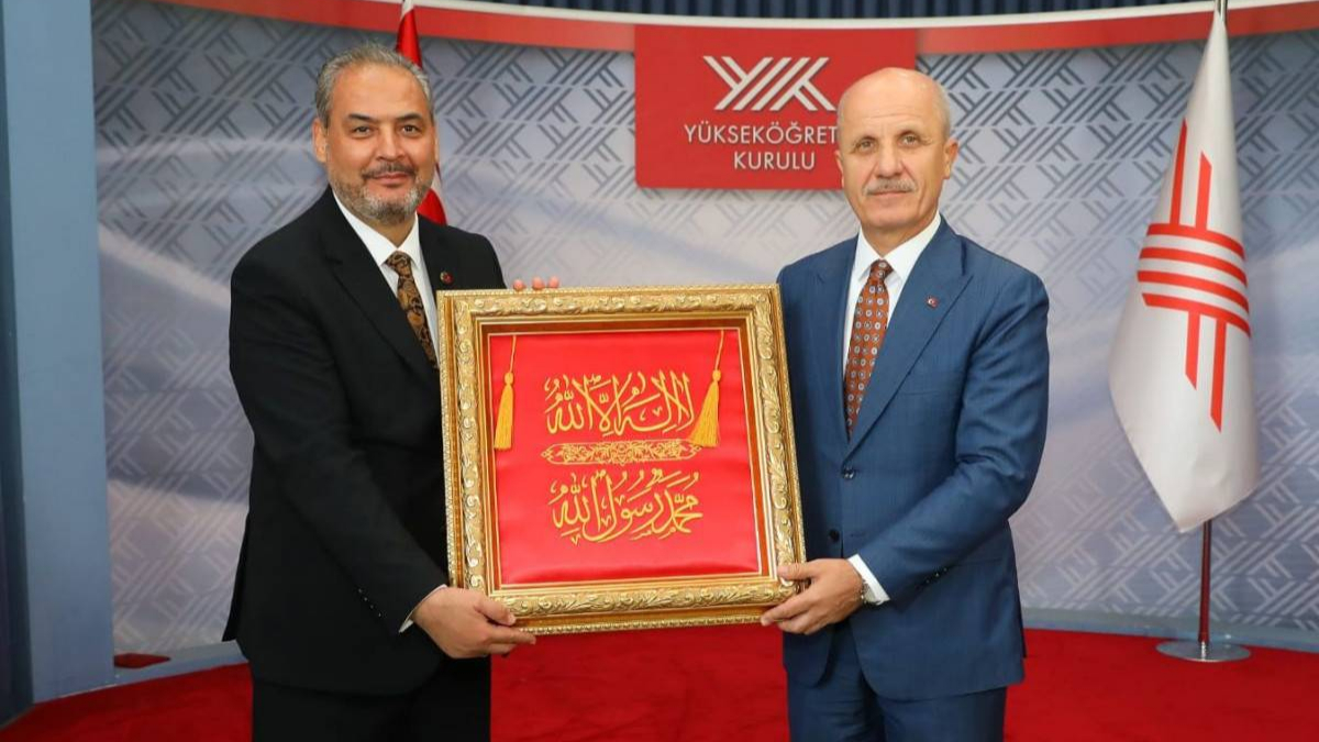 Rektör Prof. Dr. Adem Aslan Mazbatasını Aldı