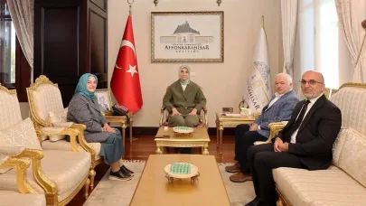 Afyonkarahisar Valisi Yiğitbaşı, Diyanet İşleri Başkanlığı Yetkililerini Makamında Ağırladı