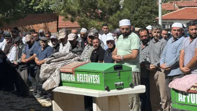 Afyonkarahisar'da Tabancayla Öldürülen İki Kadının Cenazesi Defnedildi