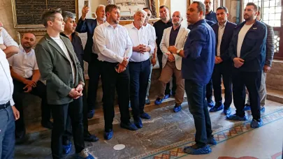 AK Parti’den Mevlana’ya Ziyaret