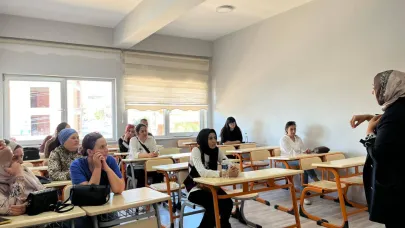 Emirdağ Belediyesi Gençlik Merkezi’nde Veli Toplantısı Düzenlendi