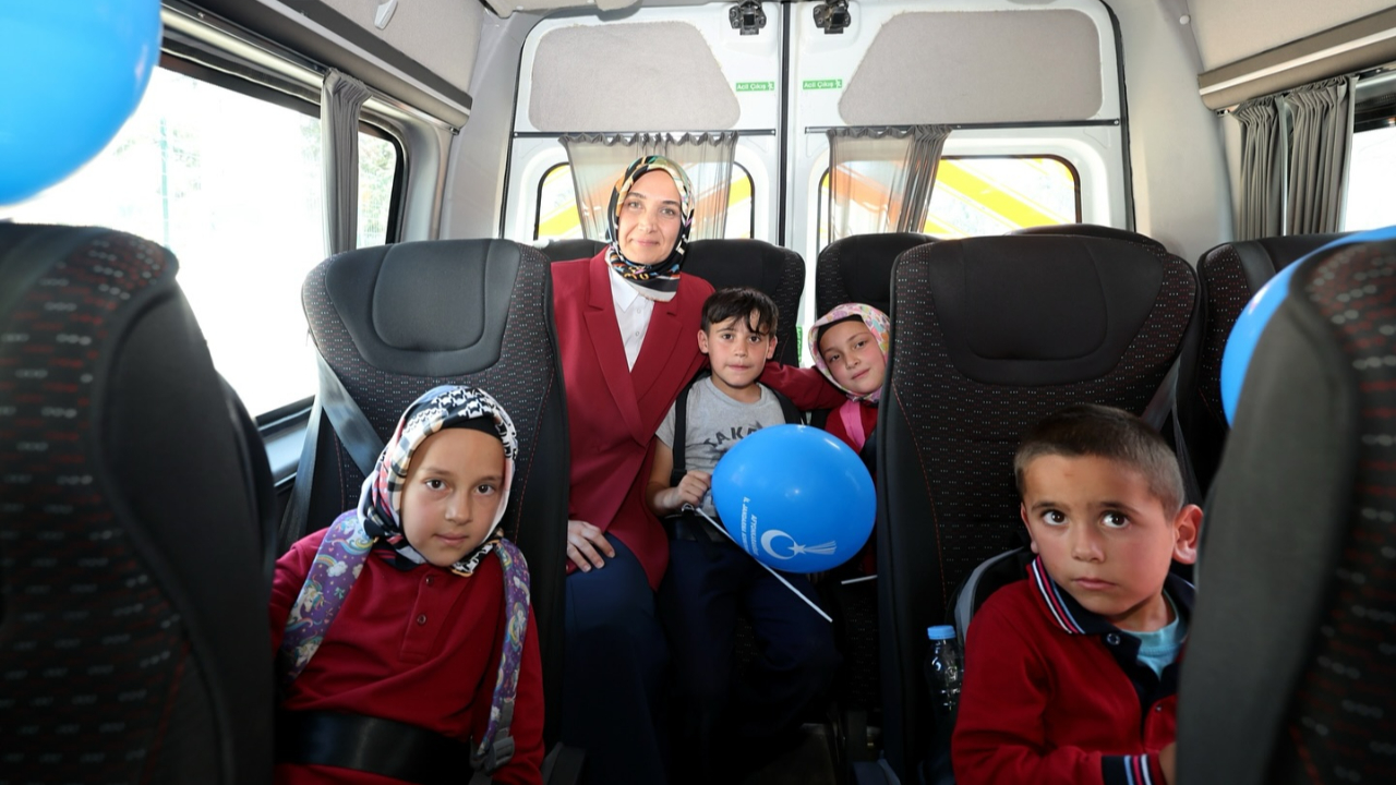 Vali Yiğitbaşı, Büyükkalecik’te Okul Servislerini Denetledi
