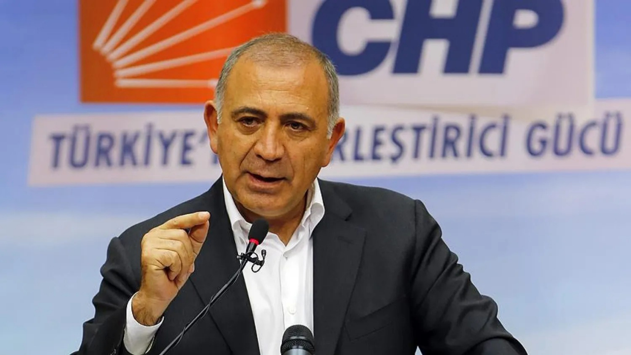 Gürsel Tekin'den Sert Mesaj: "Bir Yere Kaçmıyorum, Görevimin Başındayım!"