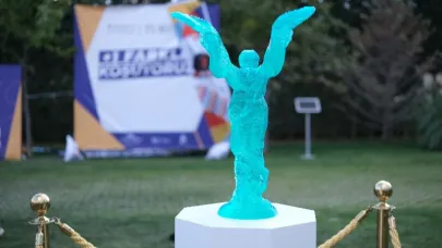 Özdemir Ve Gökçe’den Işıkla Etkileşimli Sanat Eseri