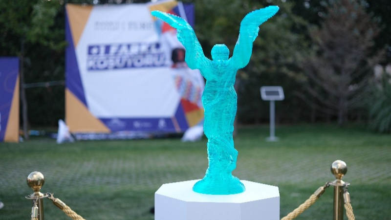 Özdemir Ve Gökçe’den Işıkla Etkileşimli Sanat Eseri