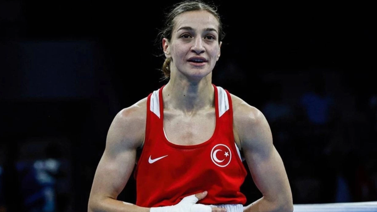 Buse Naz Çakıroğlu Dünya İkincisi Oldu: İngiltere’de Gümüş Madalya